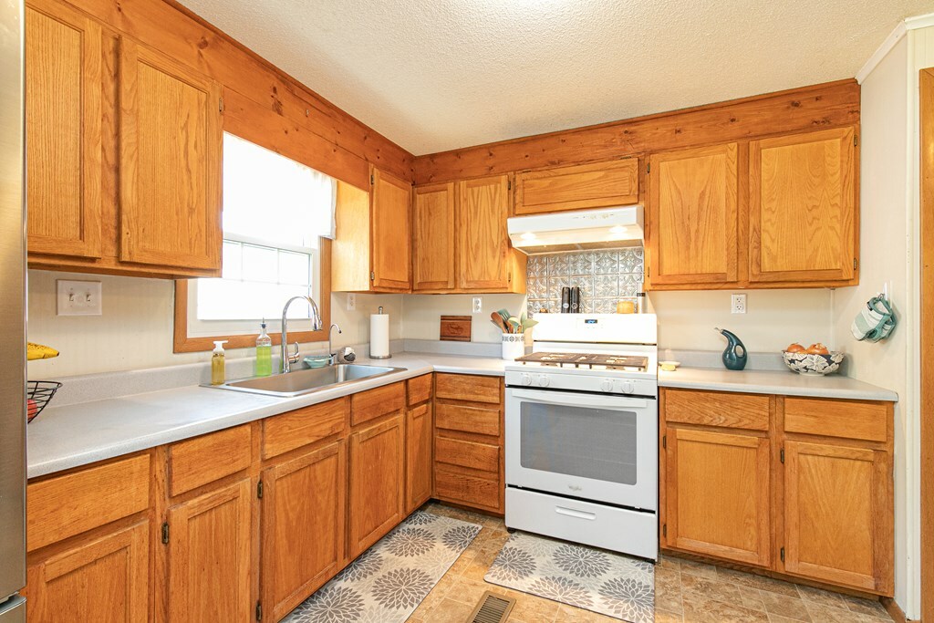 Property Photo: 35478 Wallace Ln VA 23423