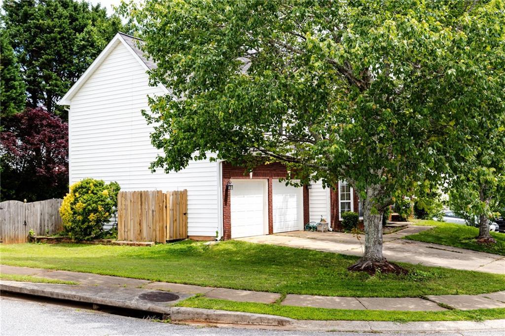 Property Photo: 1185 Charter Club Drive GA 30043