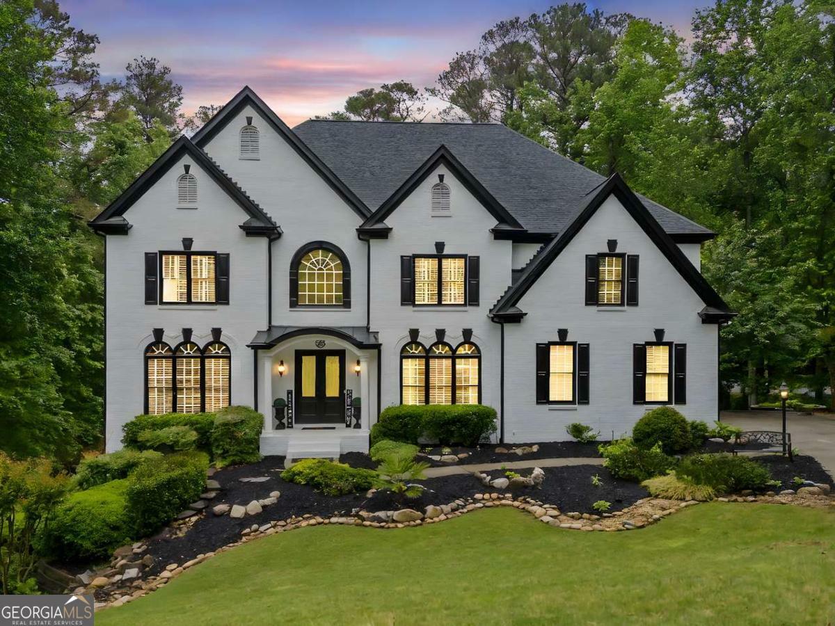 Property Photo:  882 Hallbrook Lane  GA 30004 