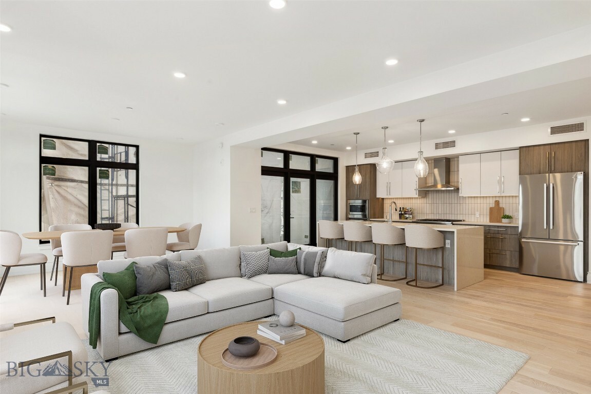 Property Photo: 315 N Tracy Avenue 404 MT 59715