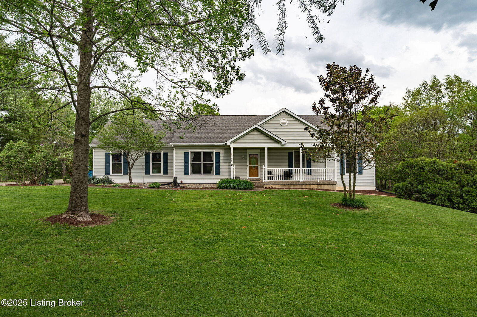 Property Photo:  5707 Blueberry Dr  KY 40014 