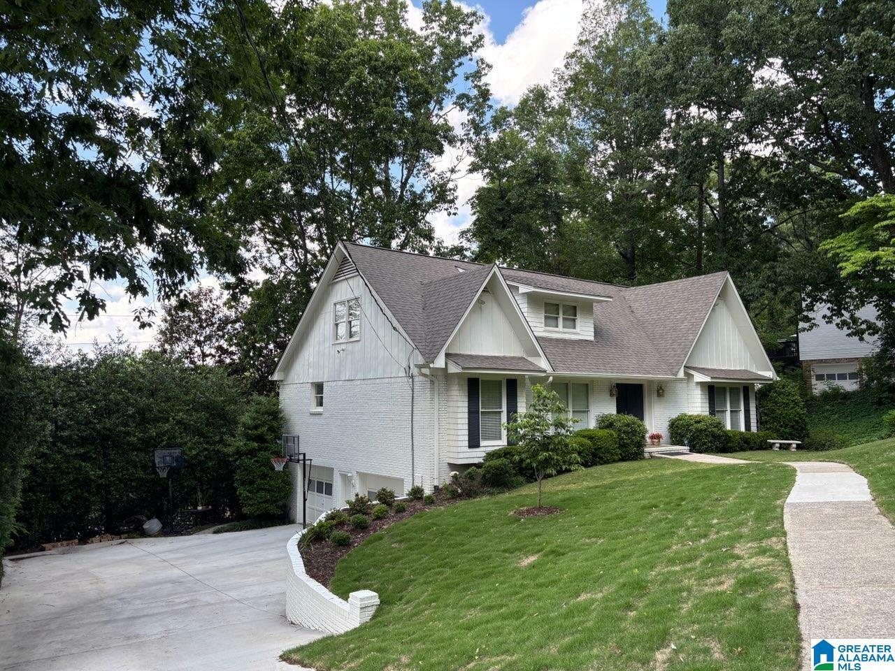 Property Photo: 2229 Mill Run Circle AL 35226