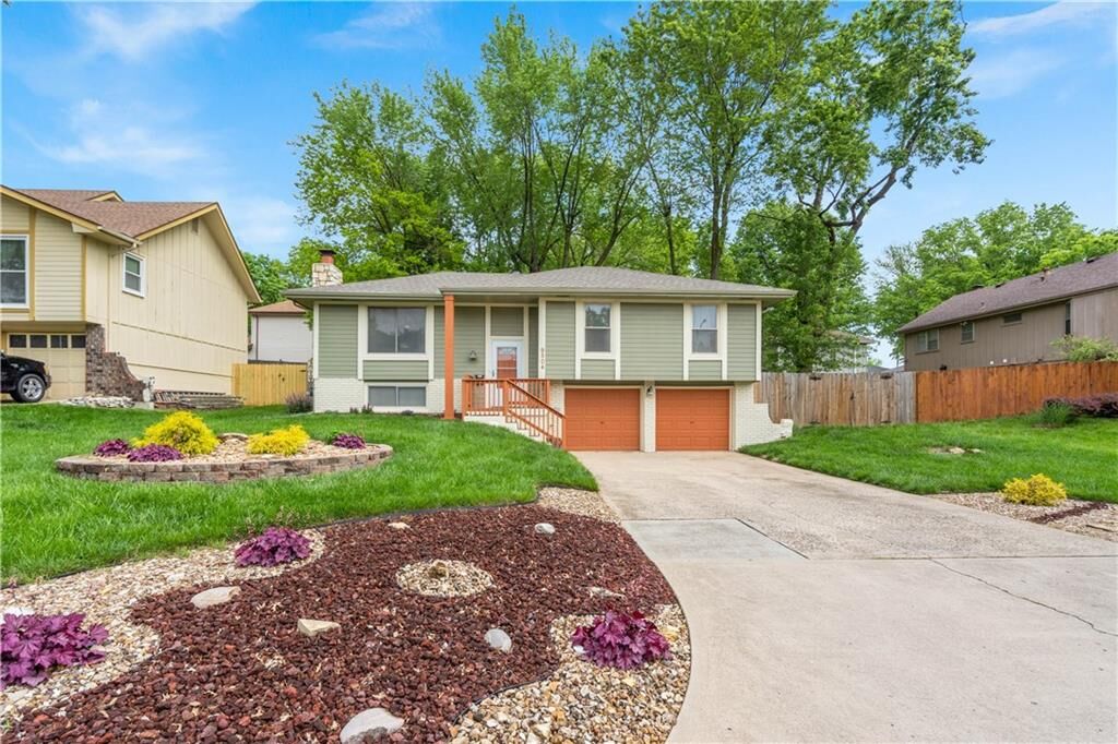Property Photo:  9504 E 89th Street  MO 64138 