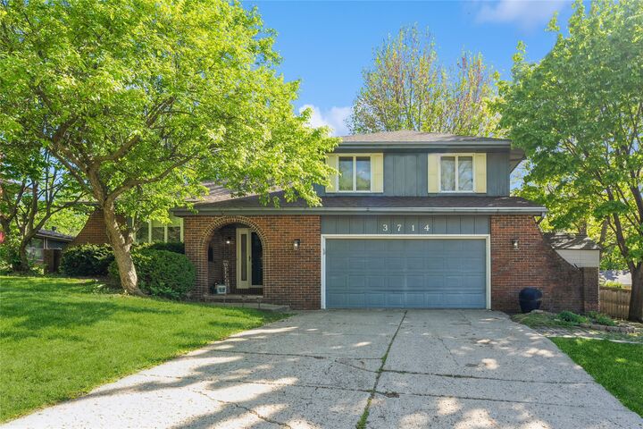 3714 Skyline Drive  Des Moines IA 50310 photo
