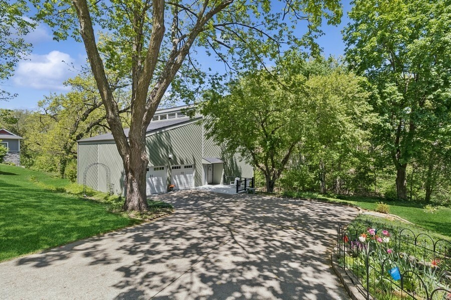 Property Photo: 3919 Burr Oak Lane IA 50014