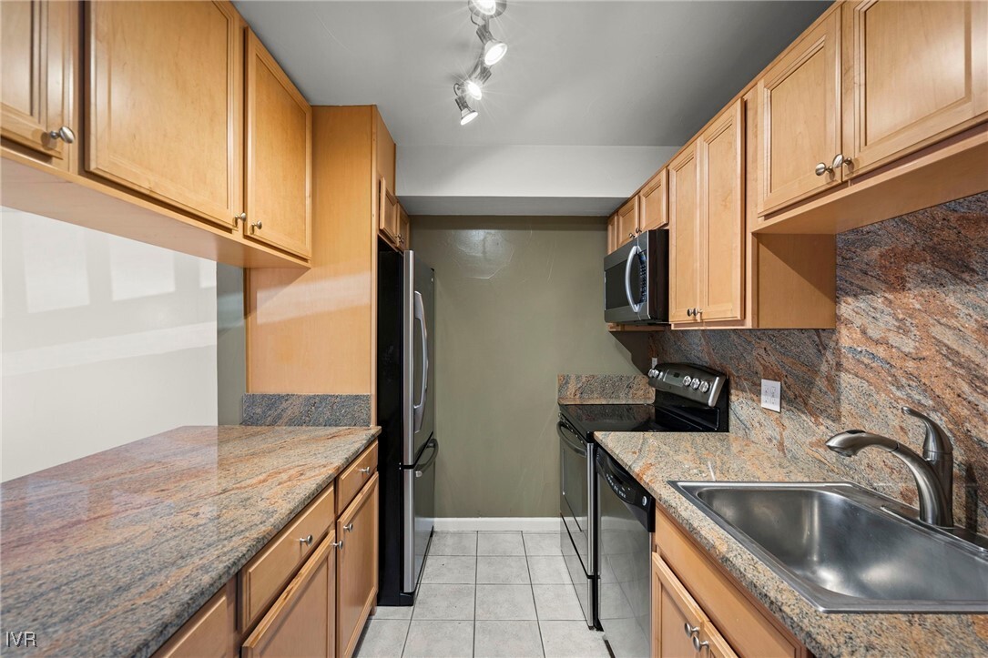 Property Photo: 861 Southwood Boulevard 6 NV 89451