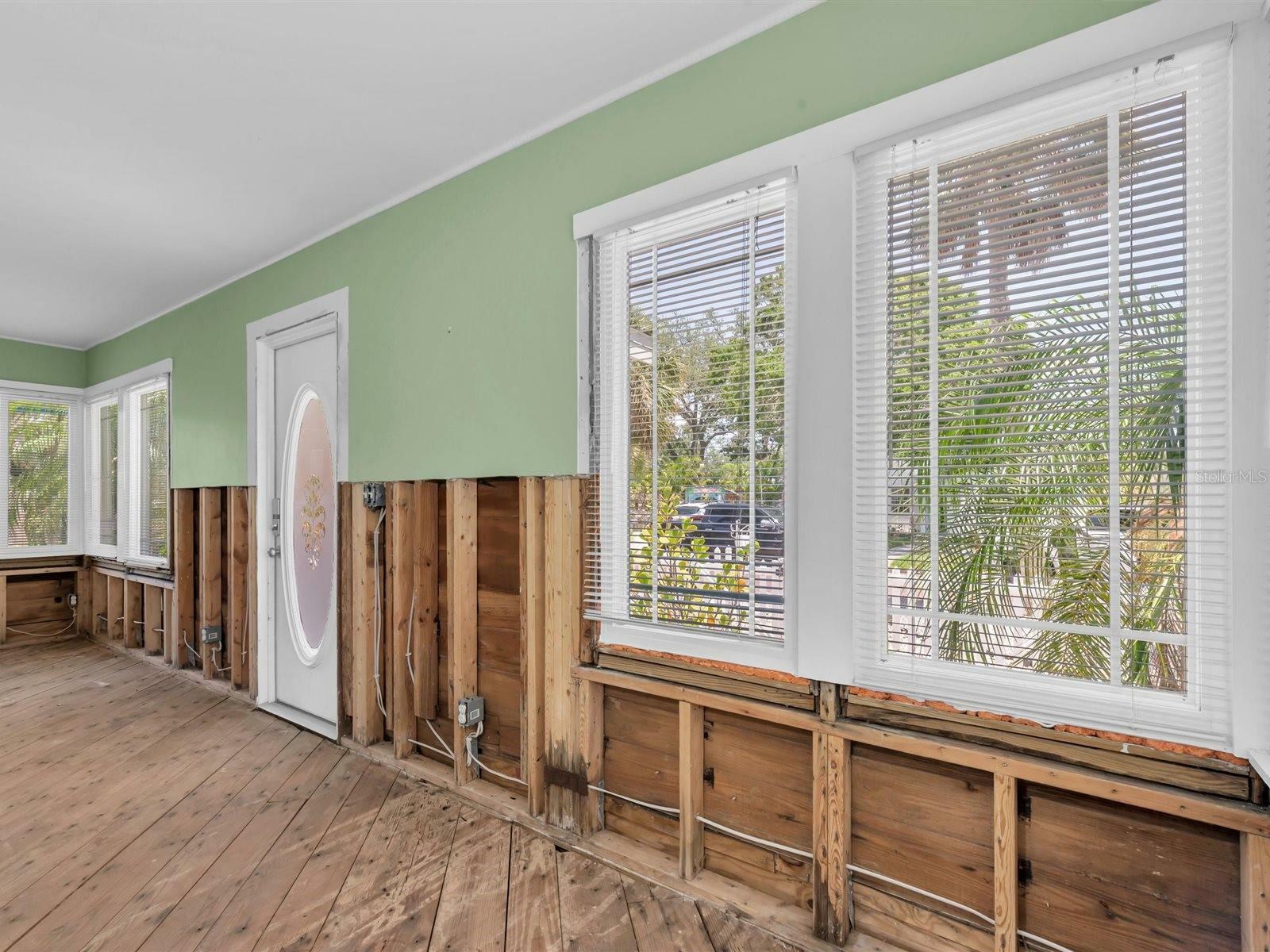 Property Photo: 3031 56th Street S FL 33707