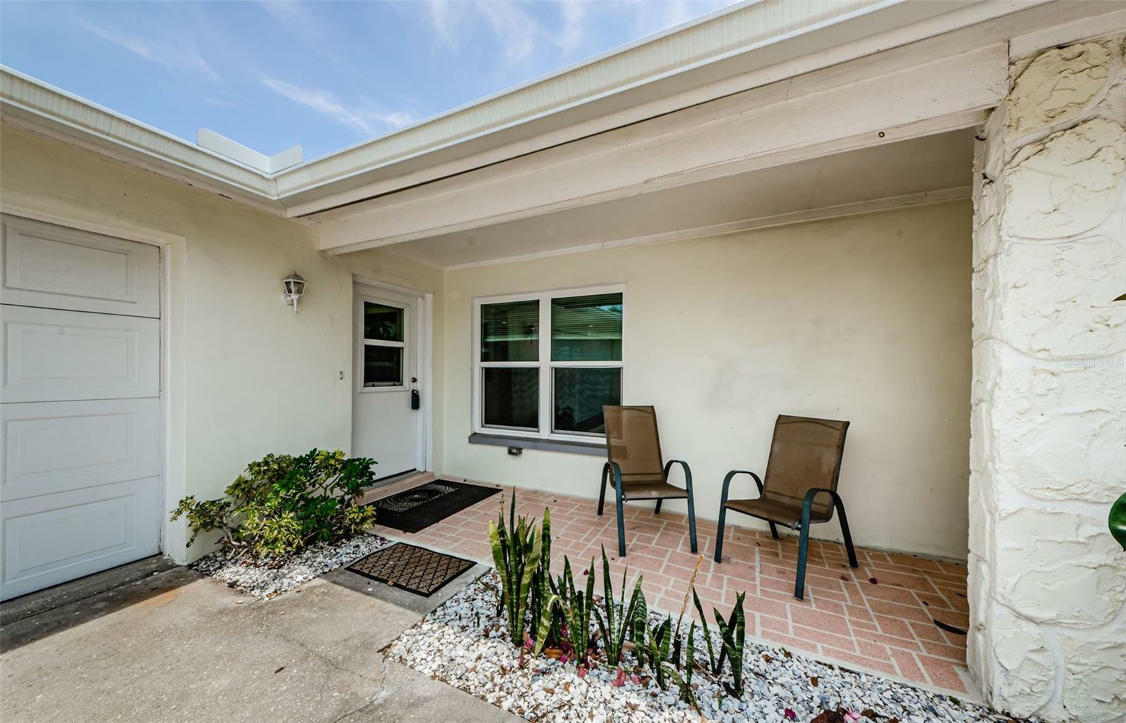 Property Photo: 1615 Stonehaven Way FL 34689