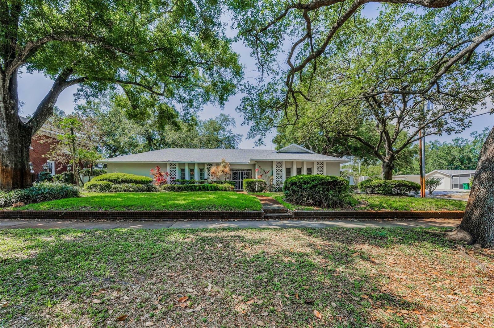 Property Photo: 3416 W Morrison Avenue FL 33629