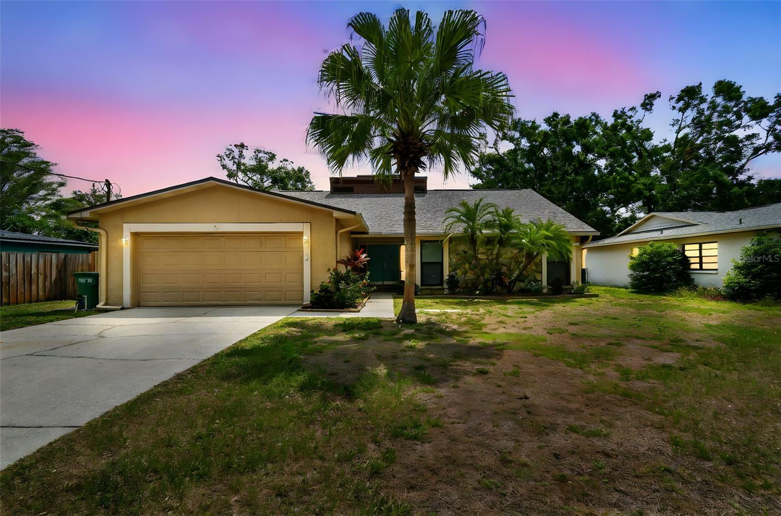 Property Photo: 11315 N Armenia Avenue FL 33612