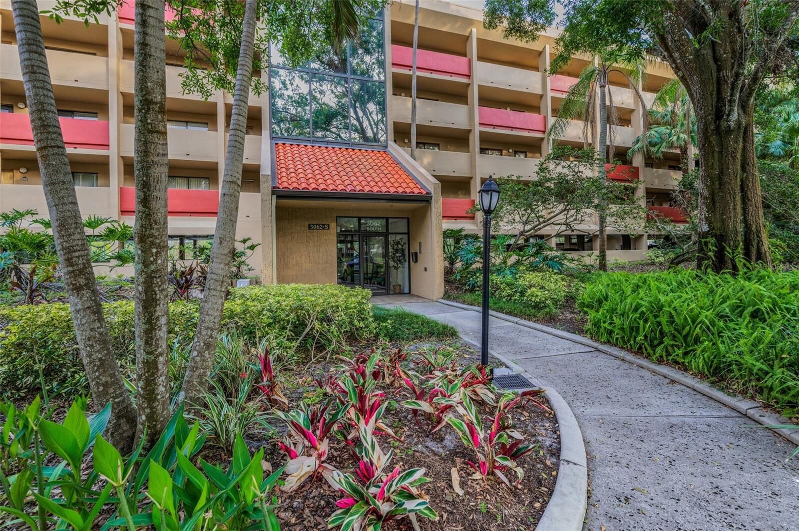 Property Photo:  3062 Eastland Boulevard 402  FL 33761 