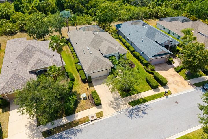 Property Photo: 224 Dahlia Court FL 34212