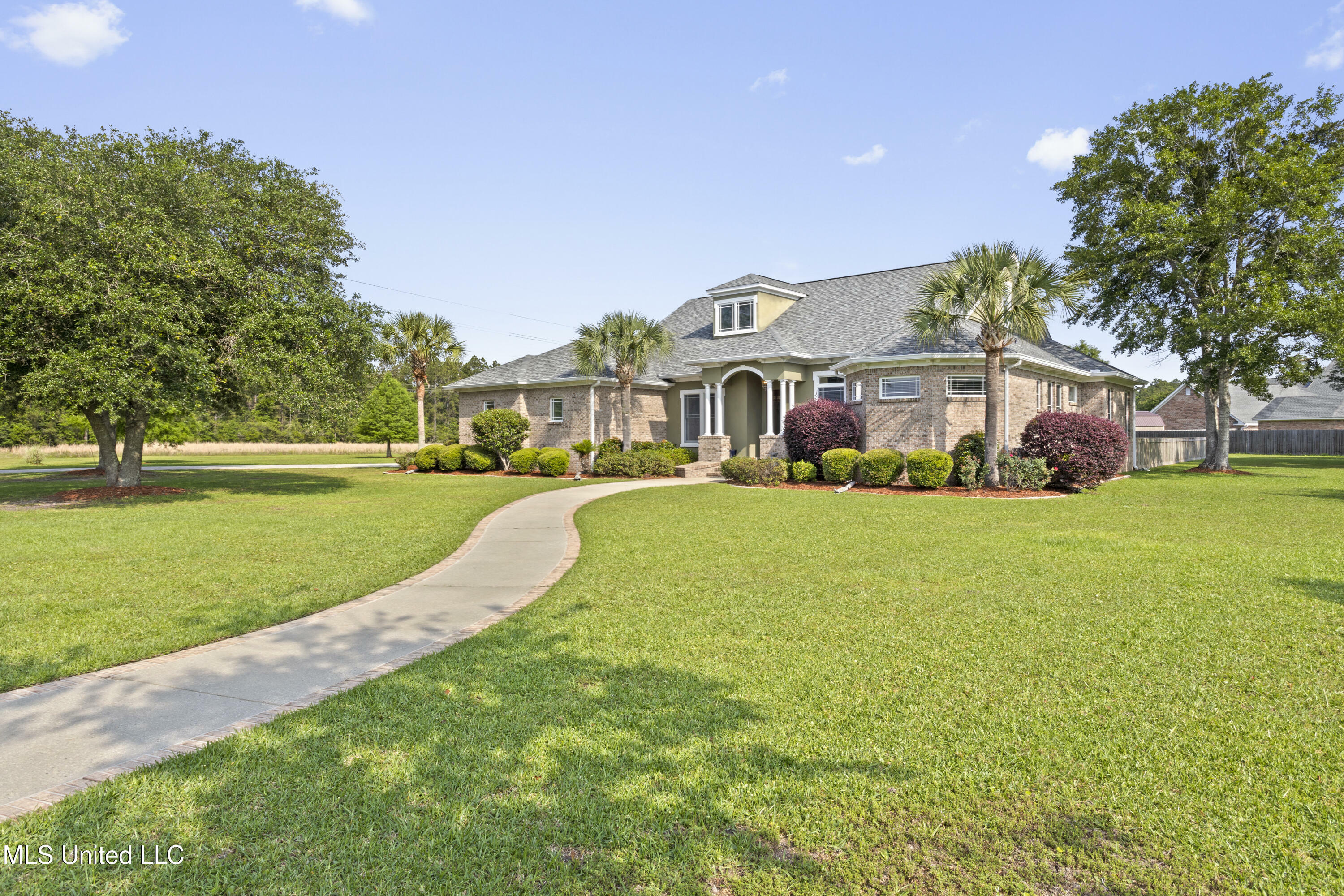 12240 Lake Forest Dr.  Gulfport MS 39503 photo