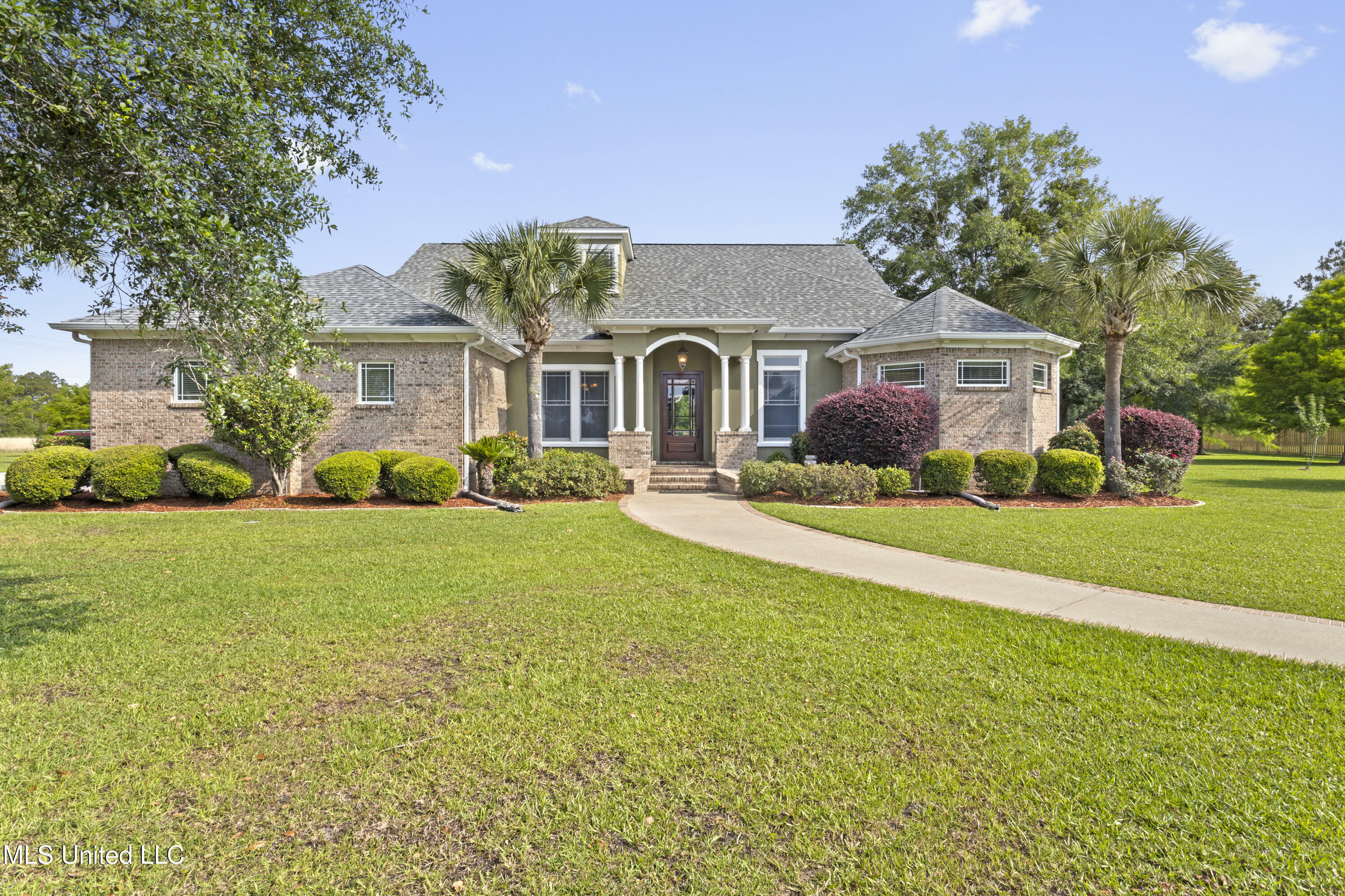 12240 S Lake Forest Drive  Gulfport MS 39503 photo