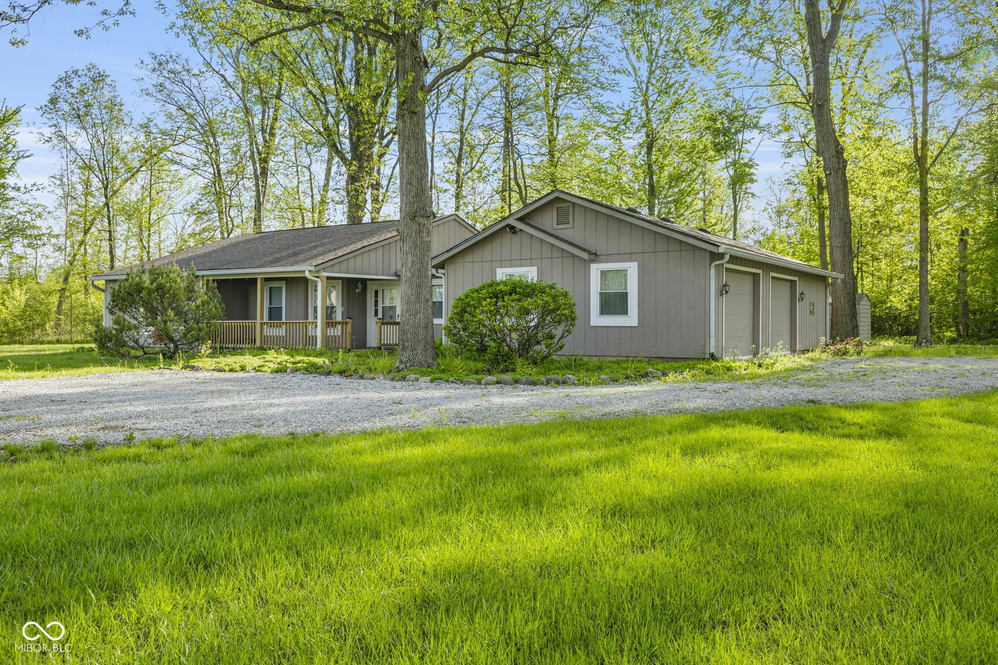 Property Photo: 5039 Five Points Road IN 46239