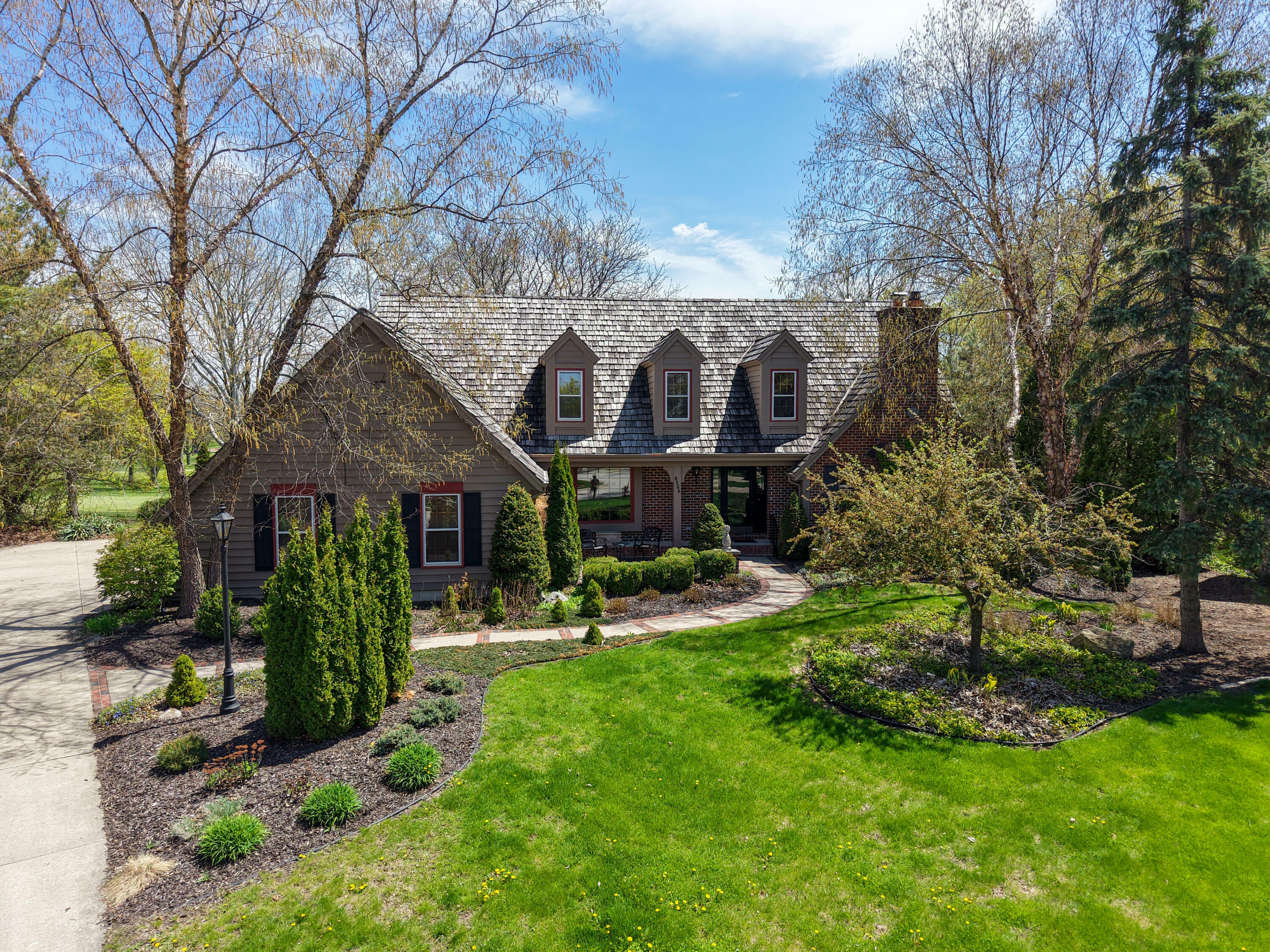 Property Photo: 8266 S Country Club Cir WI 53132