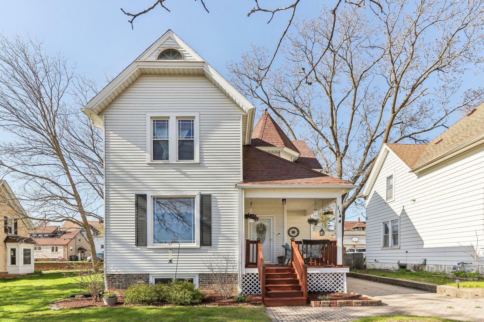 114 E Washington St  West Bend WI 53095 photo