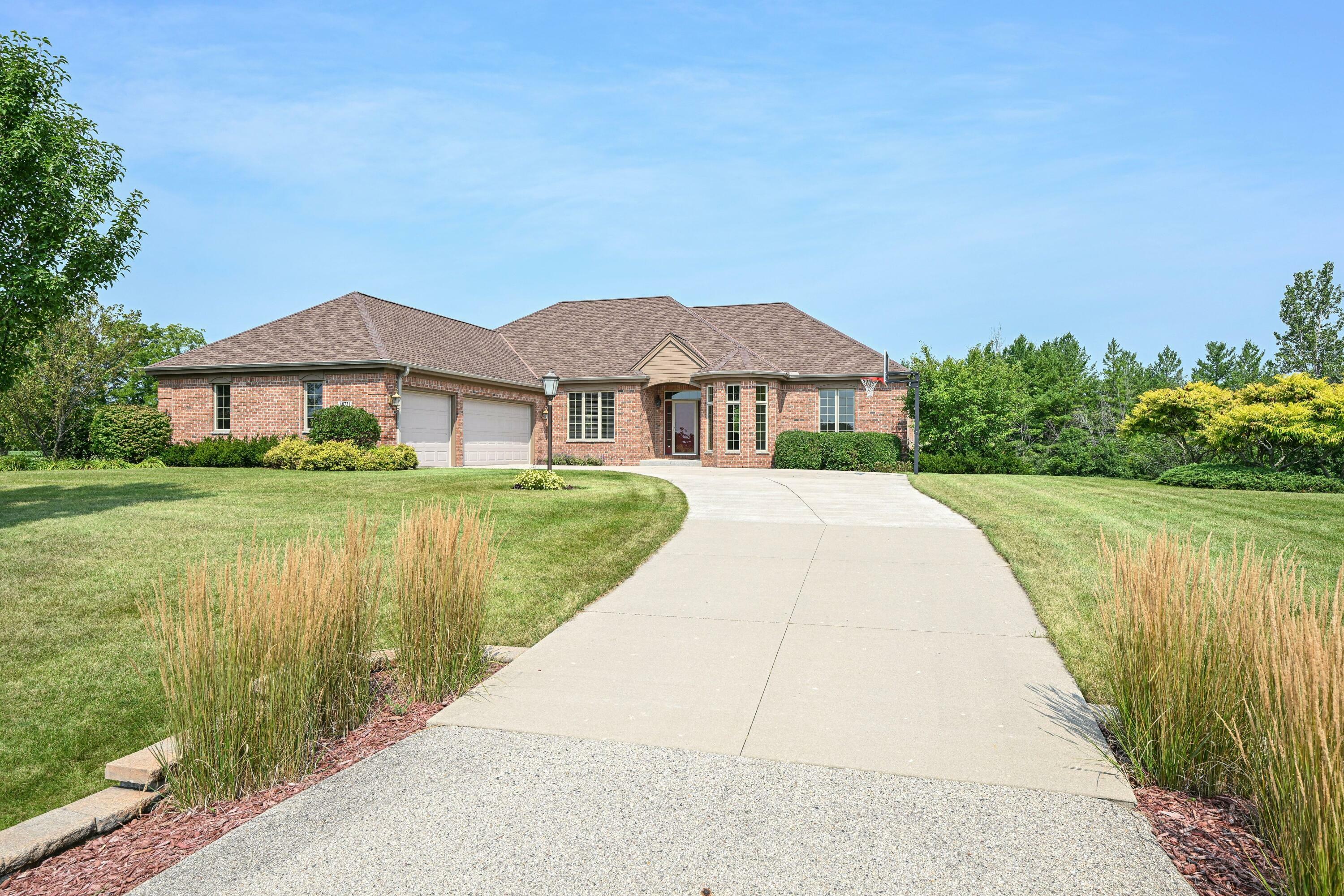 18731 Walden Dr  Yorkville WI 53126 photo