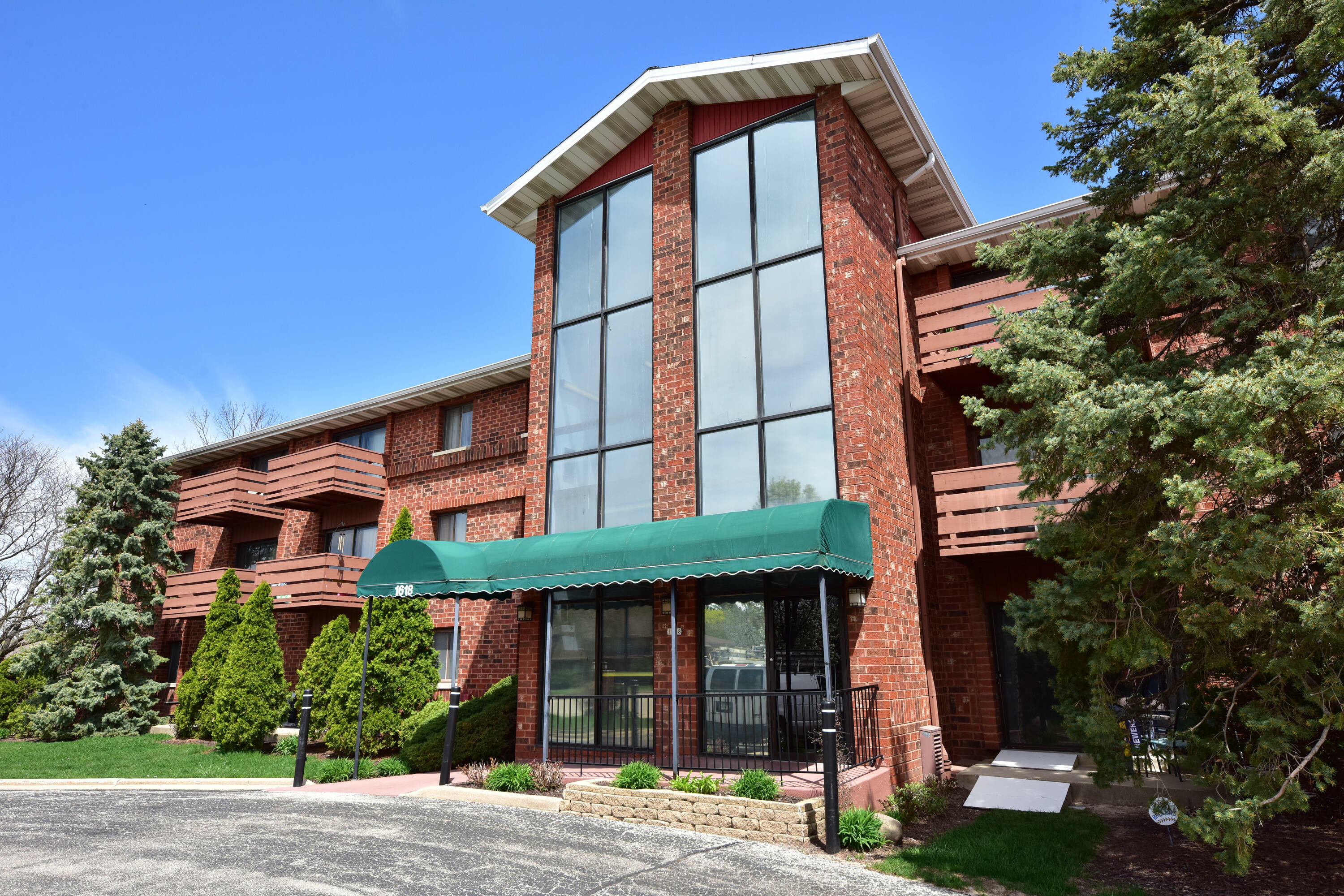 Property Photo: 1618 S 115th Ct 204 WI 53214