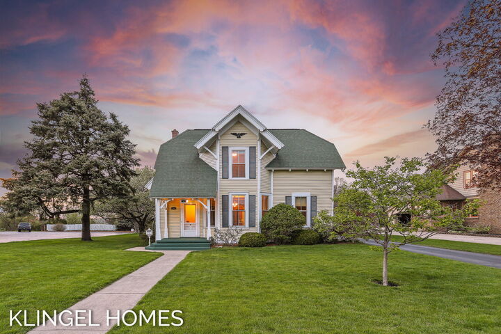 223 E Savidge Street  Spring Lake MI 49456 photo