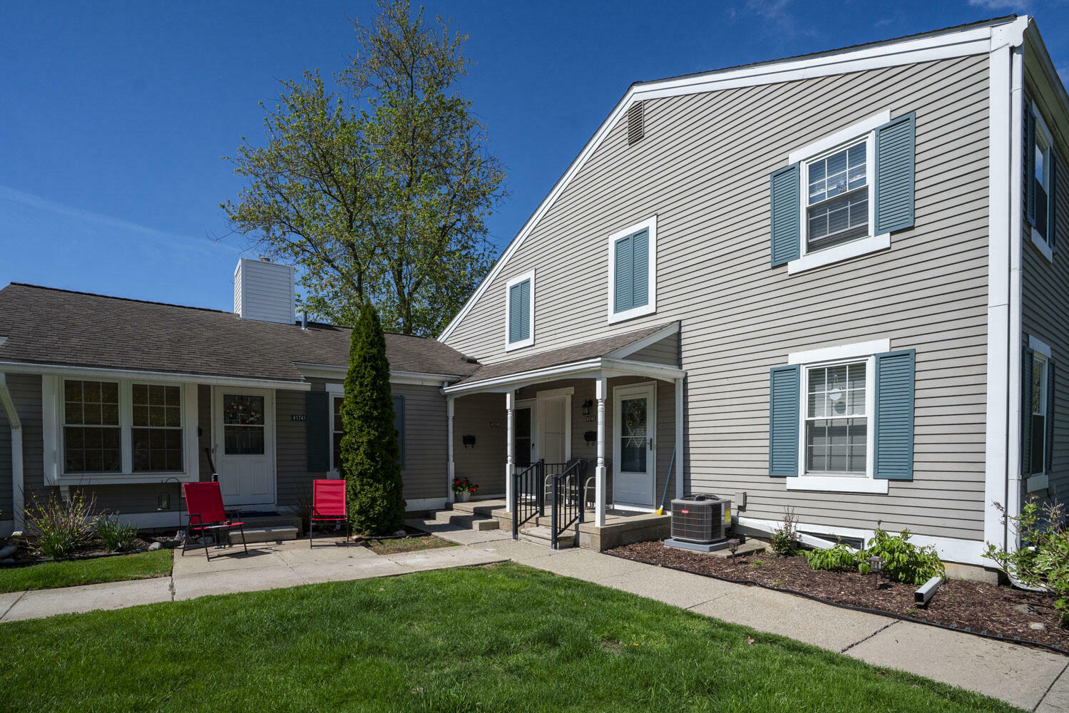 Property Photo: 41749 Onaway Drive MI 48167