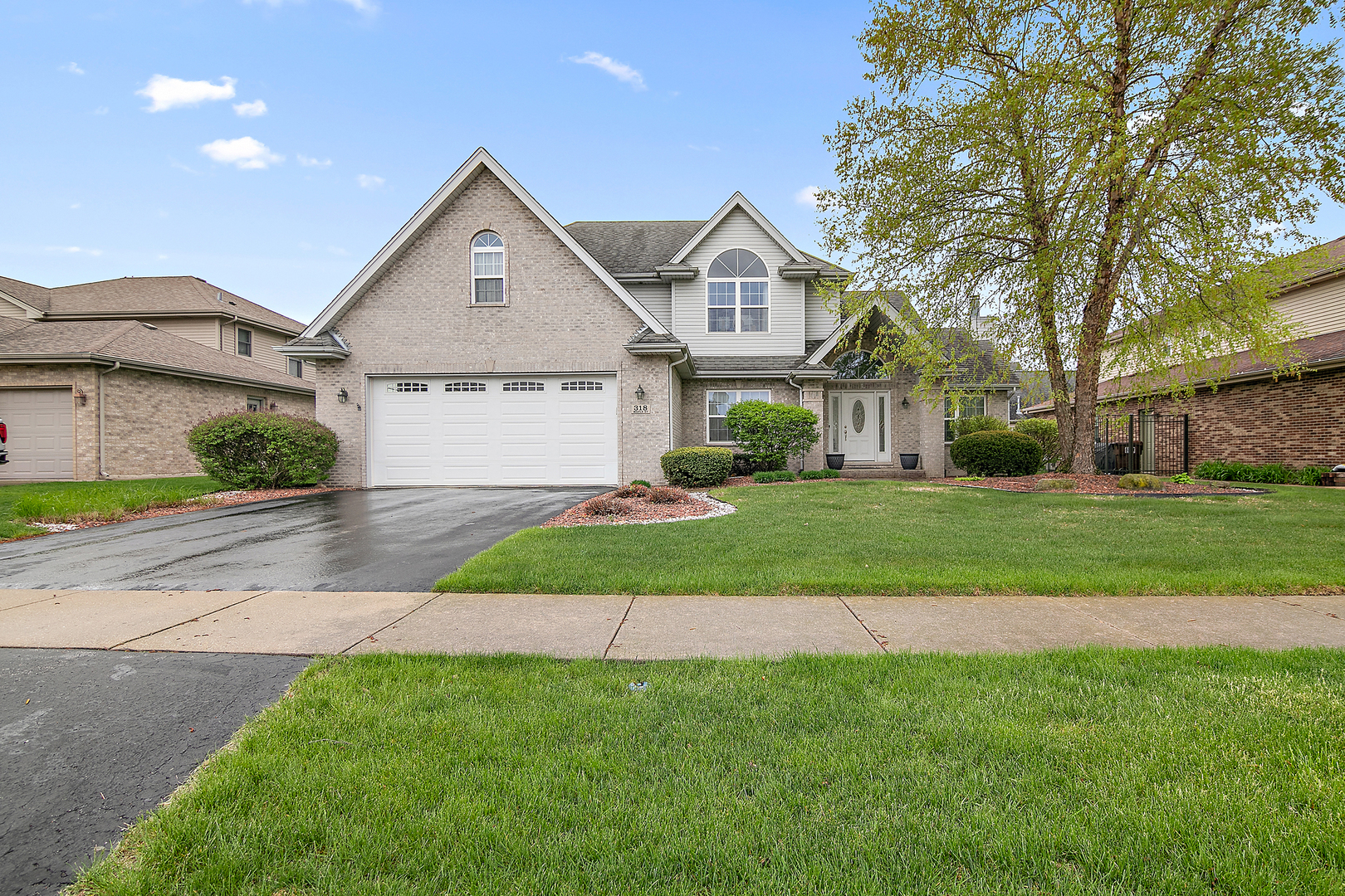 Property Photo: 318 Maple Street IL 60401