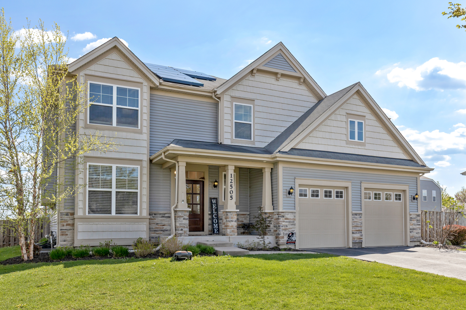 Property Photo: 12505 Carver Lane IL 60142