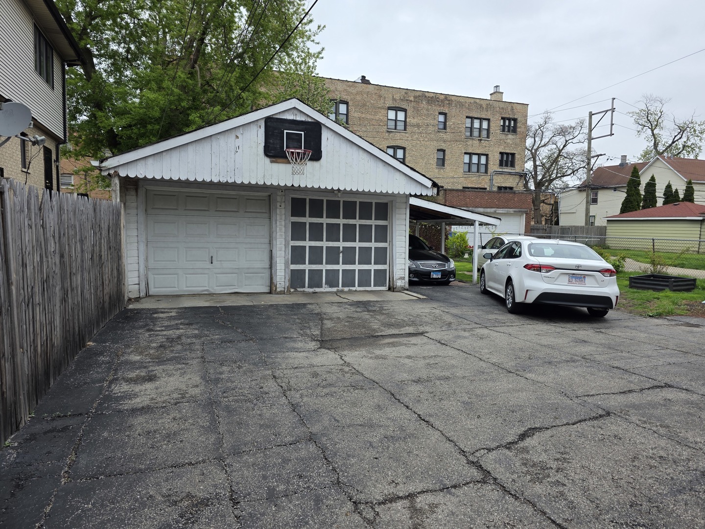 Property Photo: 4317 N Kedvale Avenue IL 60641