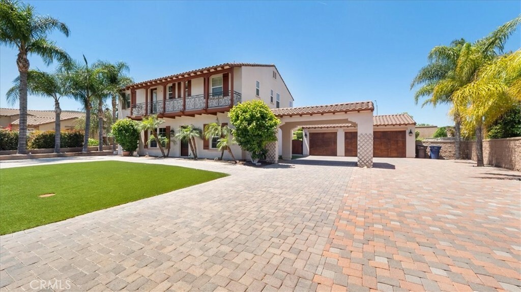 Property Photo: 5969 Via Las Nubes CA 92506