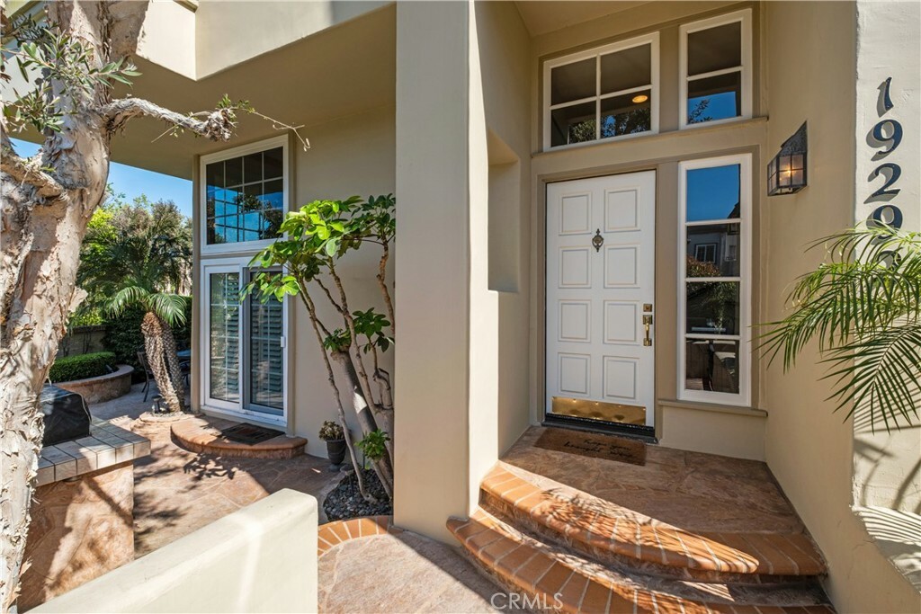 Property Photo: 19292 Sawgrass Lane CA 92648