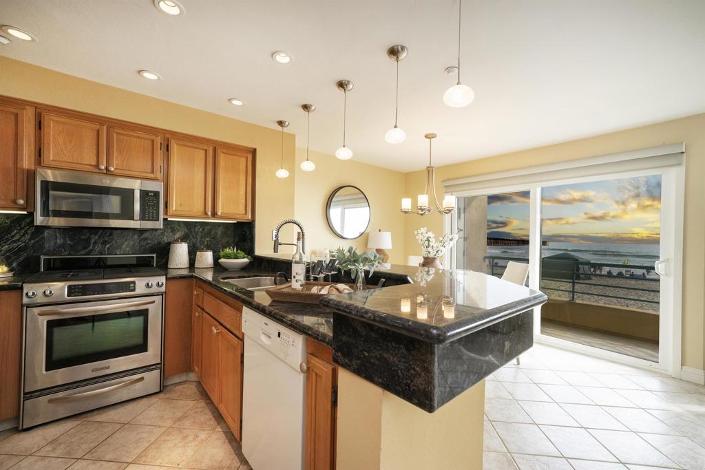 Property Photo: 400 N The Strand 27 CA 92054