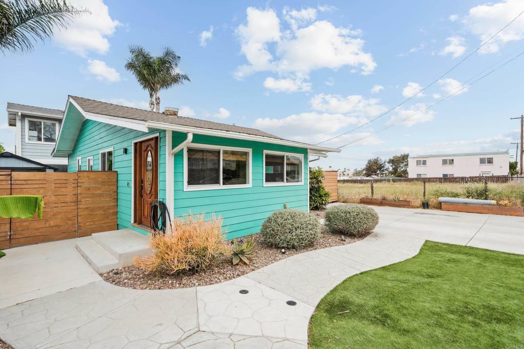Property Photo: 1009 S Cleveland Street CA 92054