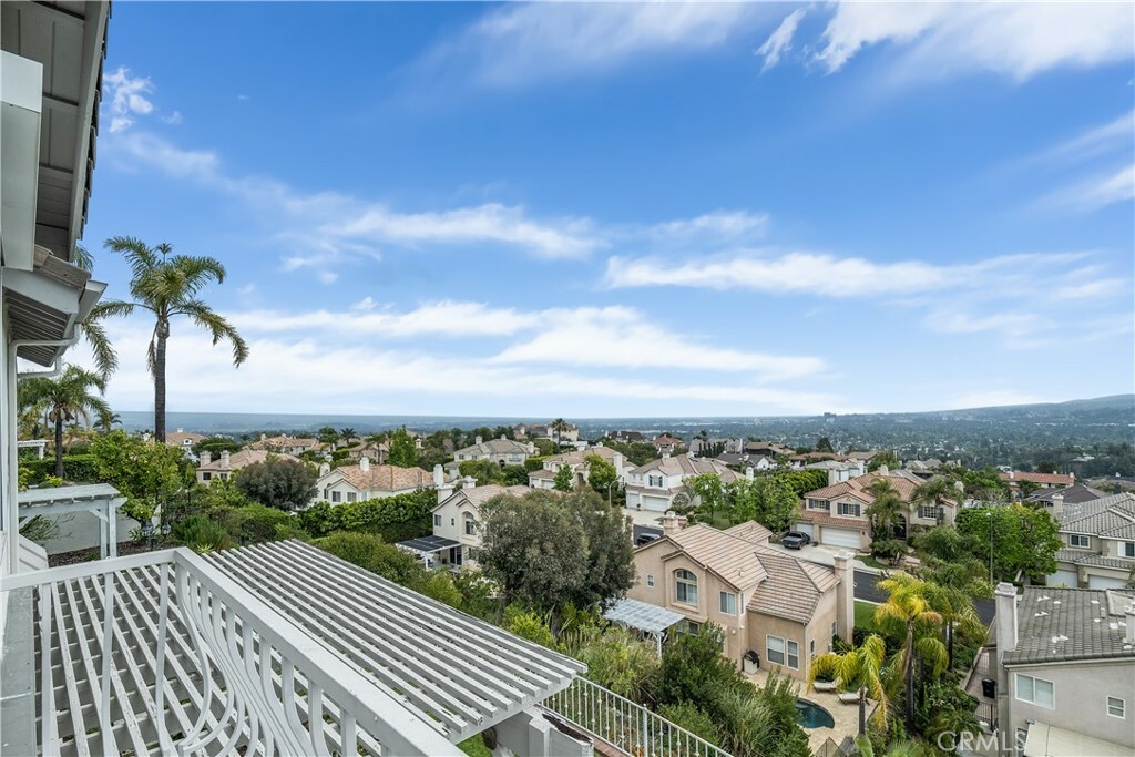 Property Photo: 24926 Vista Verenda CA 91367