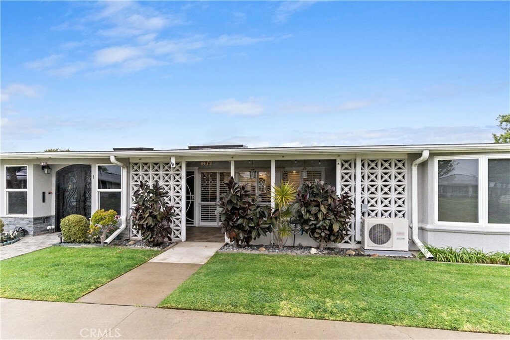 Property Photo: 1623 Monterey 20H - M2 CA 90740