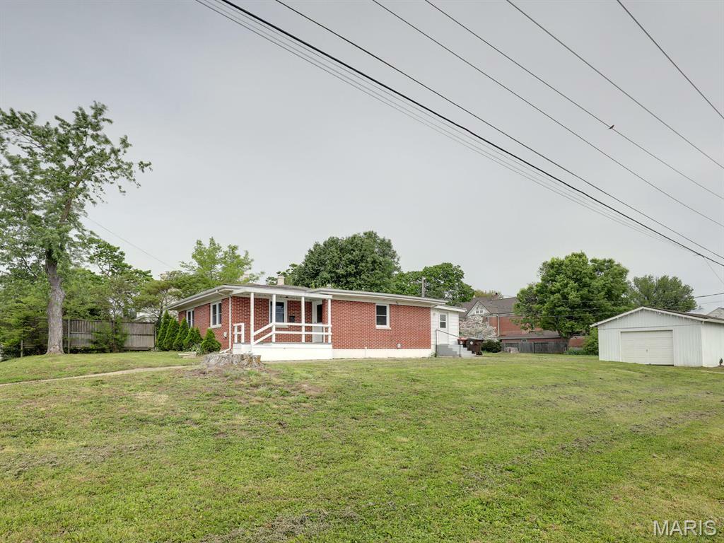 Property Photo: 324 E Olive Street MO 63461