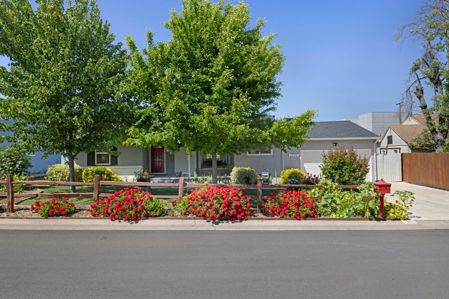 Property Photo: 2251 Tulip Way CA 95821