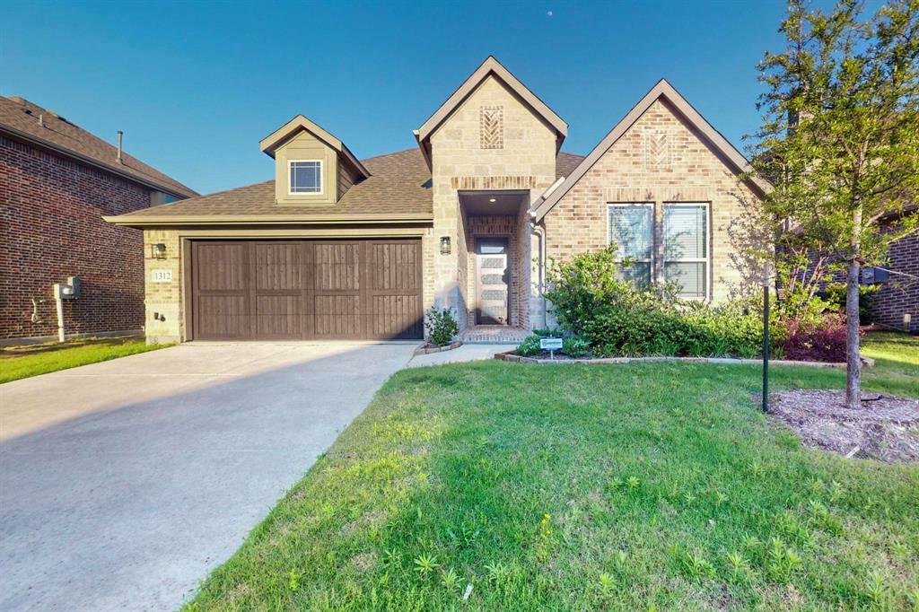 Property Photo: 1312 Highcroft Lane TX 75126