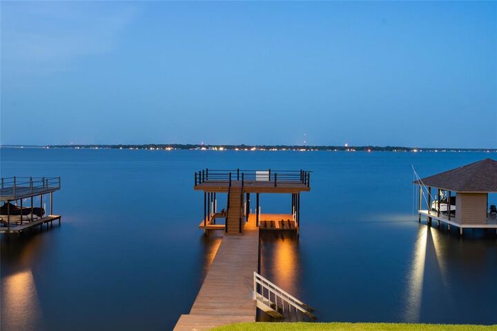Property Photo: 85 Isle Of View Drive TX 75143