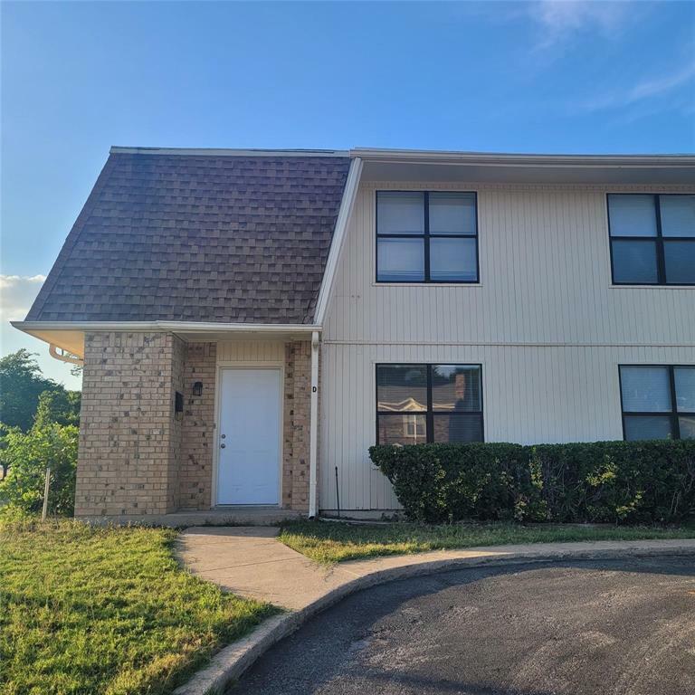 Property Photo: 3224 Cortez Drive D TX 76116