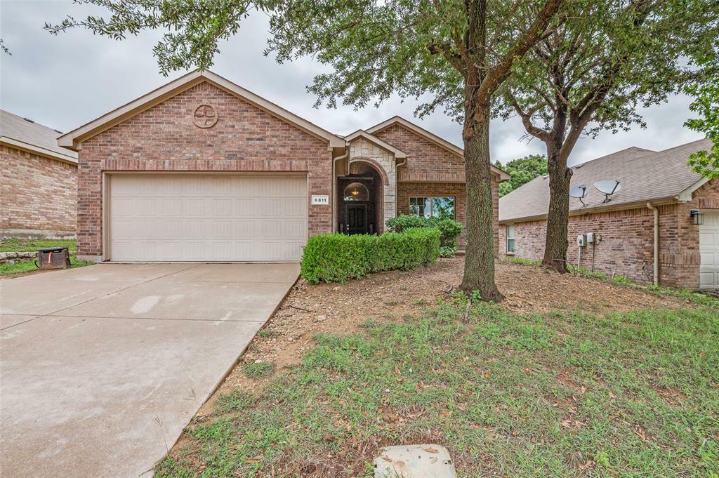Property Photo: 6811 Clarktown Court TX 75236