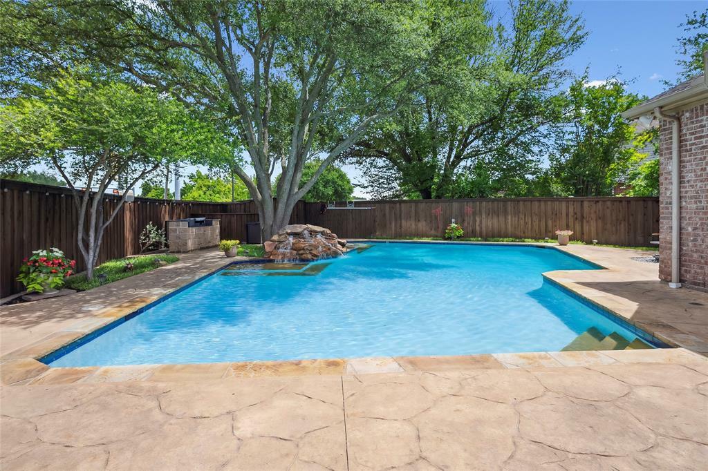 Property Photo: 10418 Hunter Run TX 75035