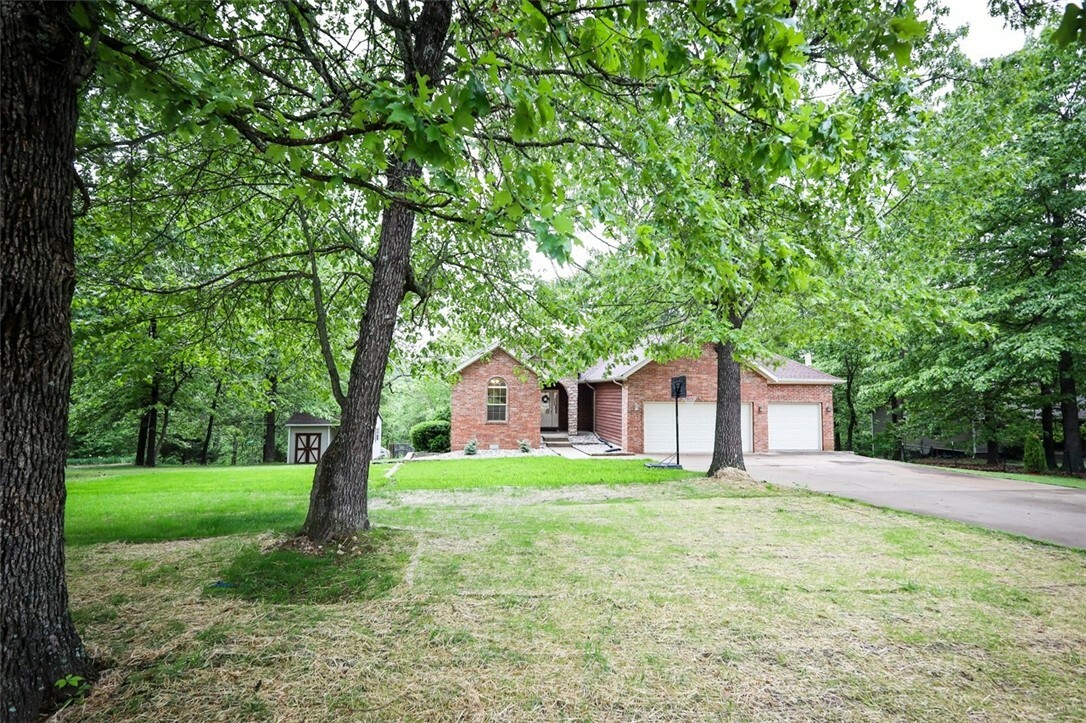 Property Photo: 9735 Stonegate Drive AR 72662