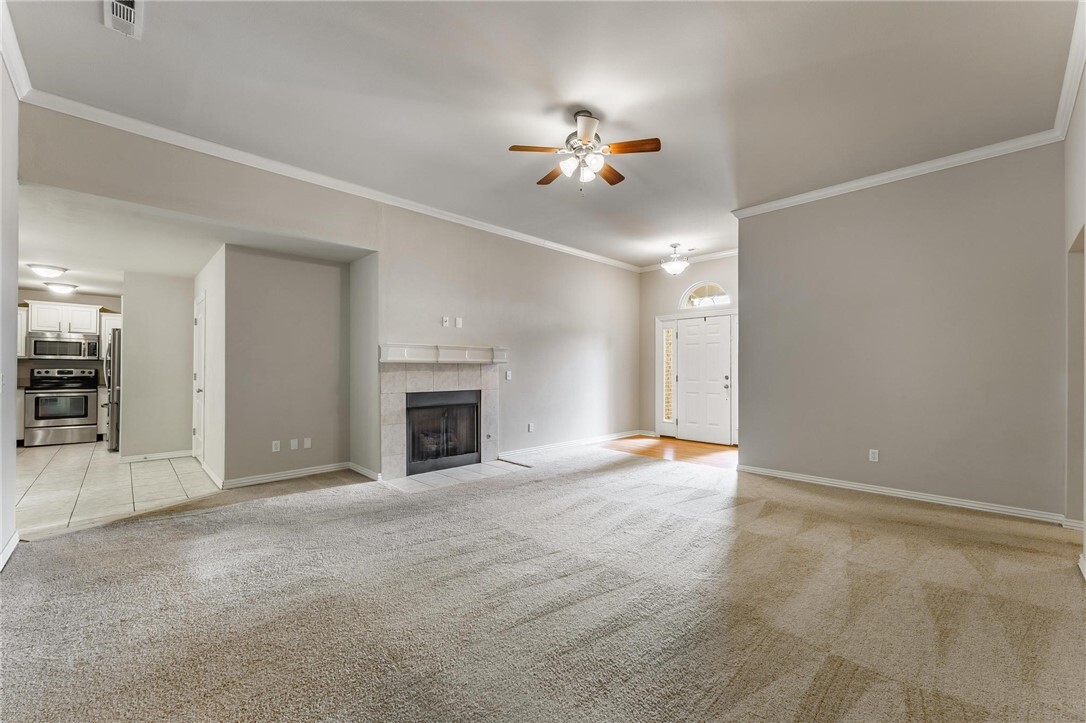 Property Photo: 701 W Thornstone Avenue AR 72774