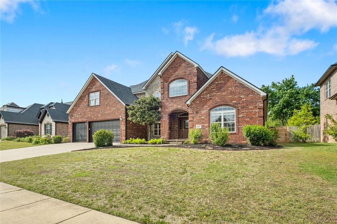 Property Photo:  3907 NE Cadbury Avenue  AR 72712 