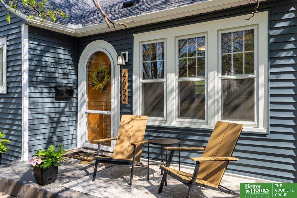 Property Photo: 4652 William Street NE 68106