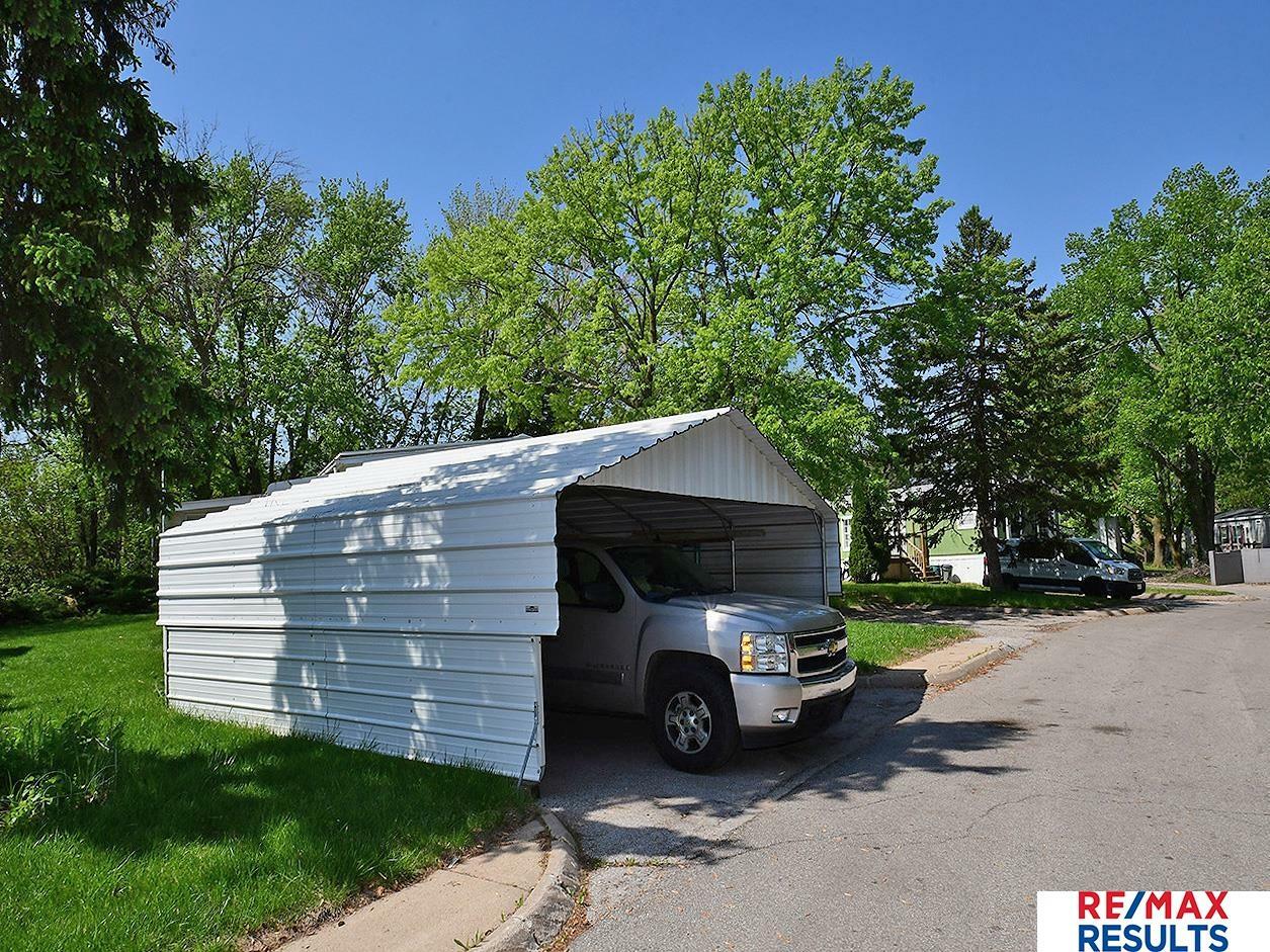 Property Photo: 10507 Whitmore Court NE 68142