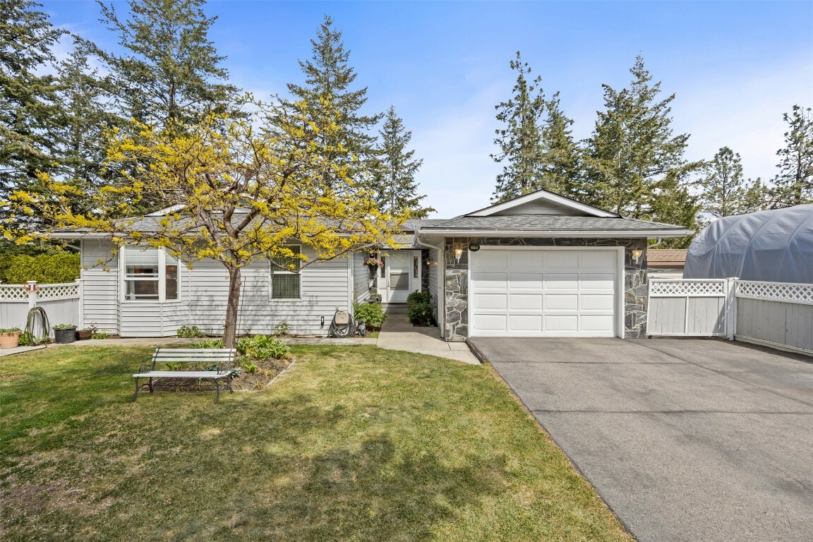 Property Photo: 3459 Parkview Court W BC V4T 1B9