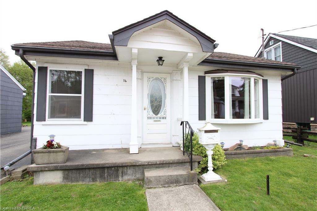 Property Photo: 16 Elliott Avenue ON N3T 1E5