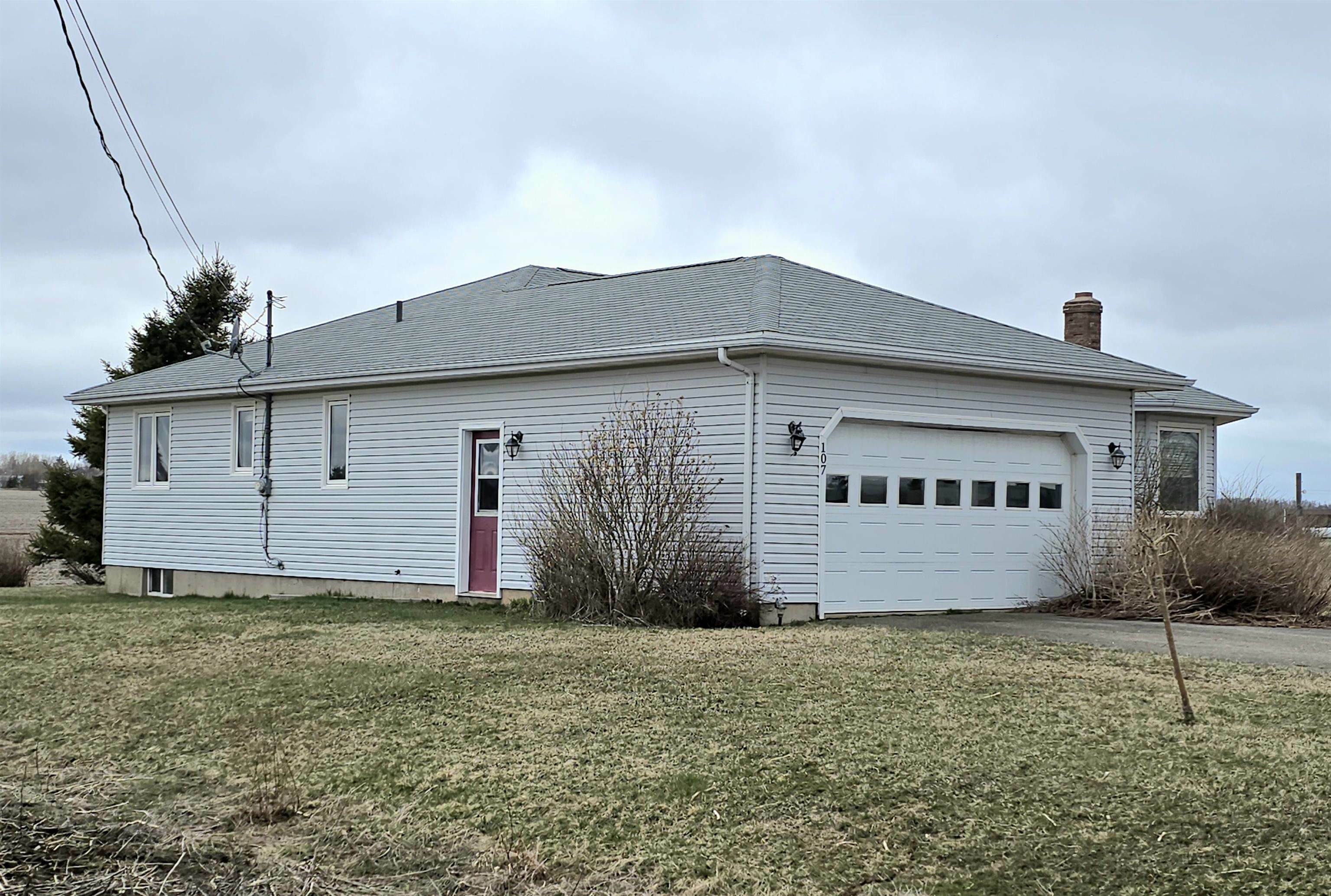 Property Photo: 107 Lantern Hill Drive PE C0A 1N0