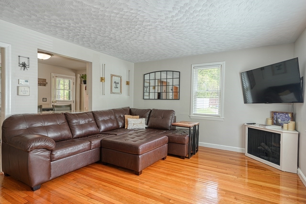 Property Photo: 148 Northgate Rd MA 01532